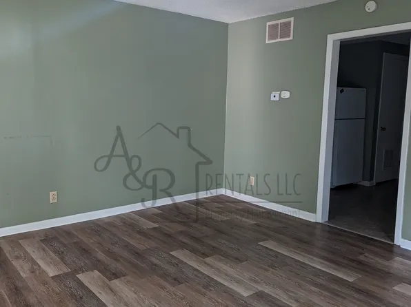 806 S Locust St, Pittsburg, KS 66762