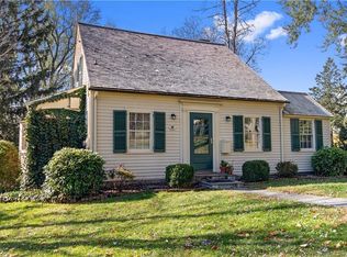 11 Main St, Newtown, CT 06470