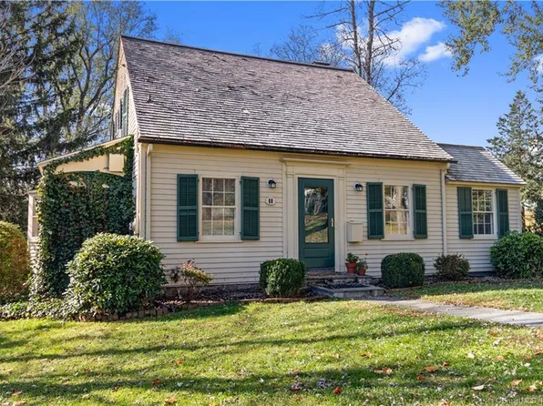 11 Main Street, Newtown, CT 06470
