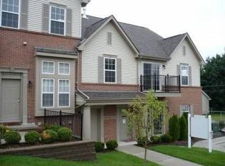 22154 Abbey Ln UNIT 6, Dearborn, MI 48124