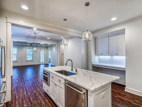 5th image of 318 Sandchase Cir