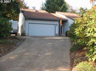 990 NE 12th Pl, Canby, OR 97013