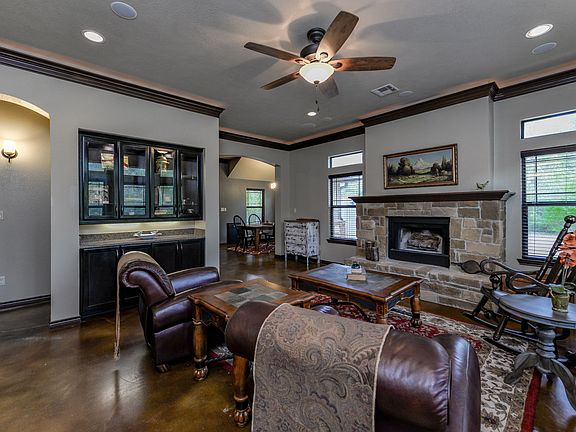 2nd image of 9555 Woodview (pvt) Dr