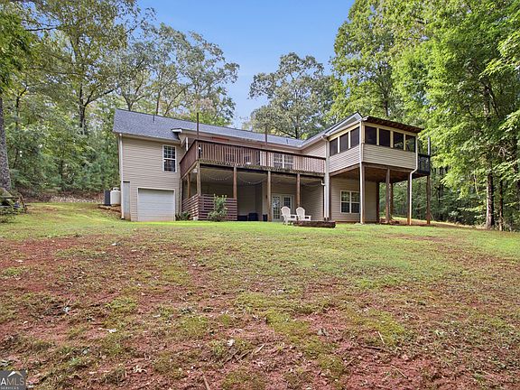 5th image of 192 Sweetbriar Dr