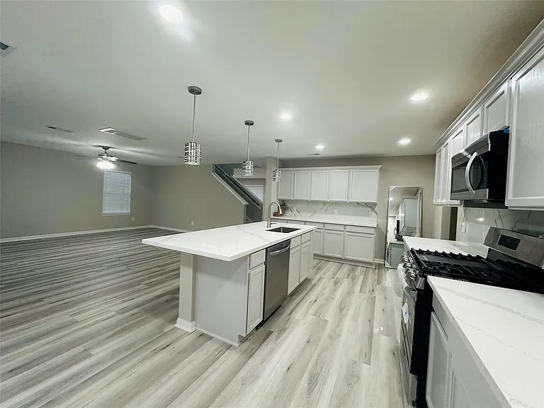 3514 Benjamin Franklin Ln — Photo 4