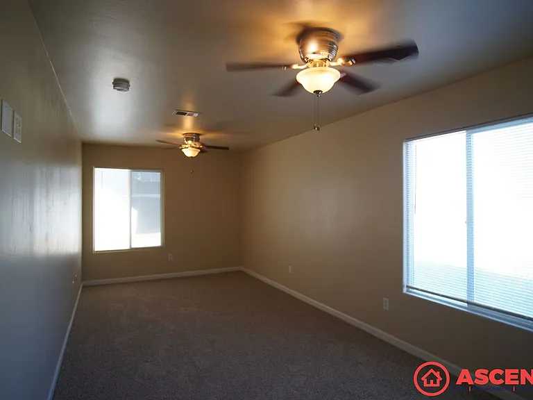 5305 Pine Grove Ct — Photo 11