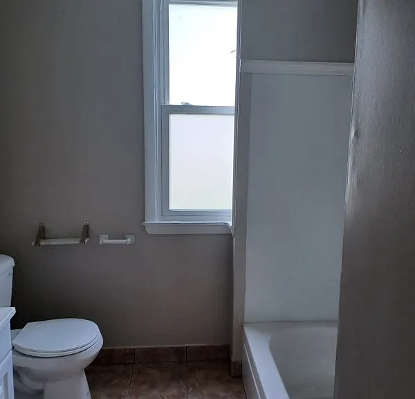 37 Fairfield St #2 — Photo 8