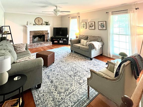 3rd image of 128 Southern Hills Cir