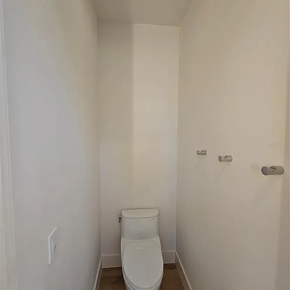 2408 Nassau St — Photo 11