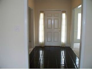 2nd image of 3815 Oxford Dr
