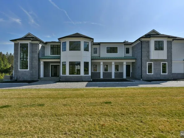 52 Pleasant Ave, Upper Saddle River, NJ 07458