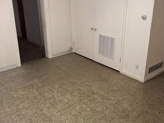 4th image of 1700 Hicks Dr
