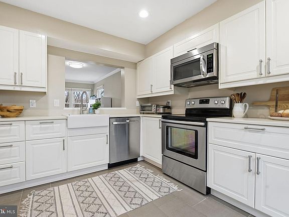 3rd image of 11719 Summer Oak Dr