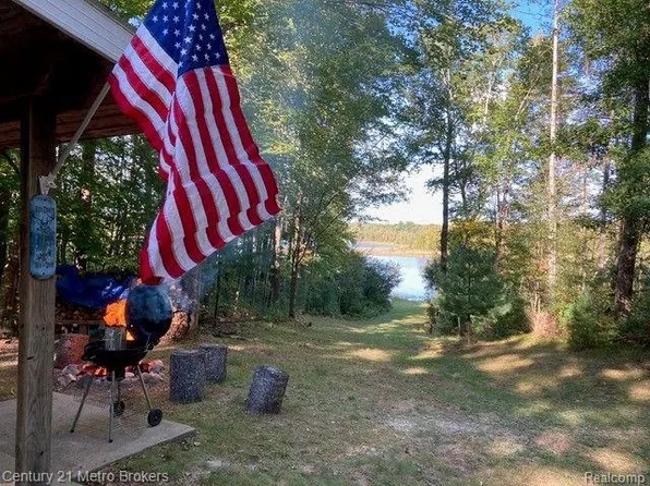 22560 165th Ave, Hersey, MI 49639