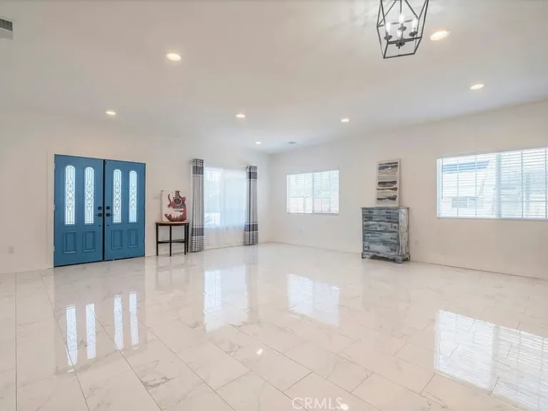 10692 Frances Ave — Photo 18