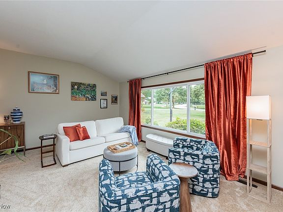 5th image of 27645 Linwood Cir