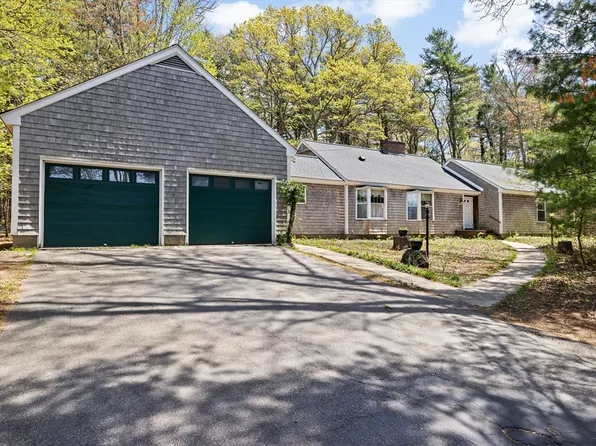 38 N Main St, Assonet, MA 02702