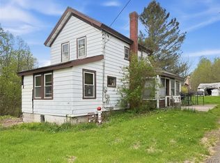834 Rowlee Rd, Fulton, NY 13069