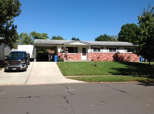 1355 Swallow Ln, Florissant, MO 63031