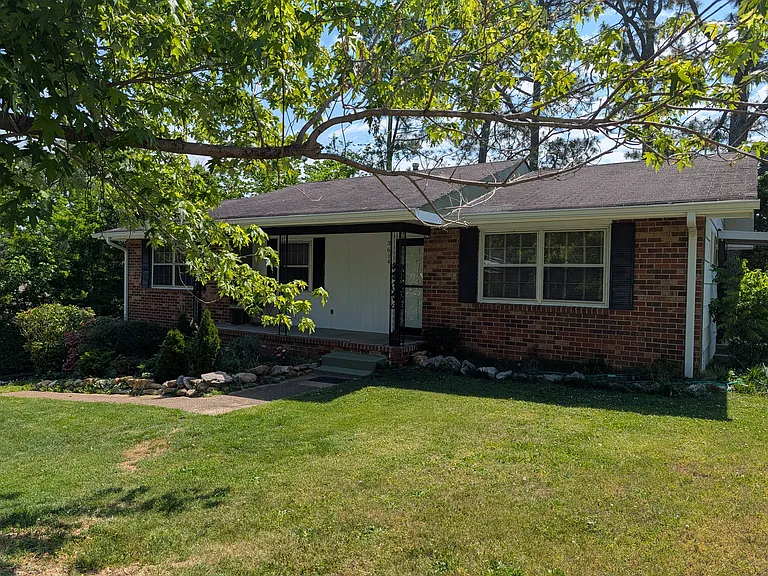 3614 Chumley Ln — Photo 2