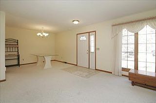 3rd image of 176 Woodridge Dr
