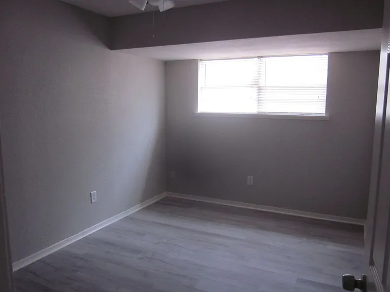 1209 Heather St — Photo 5