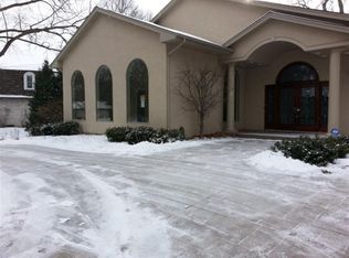 9905 Oak Ridge Trl, Minnetonka, MN 55305