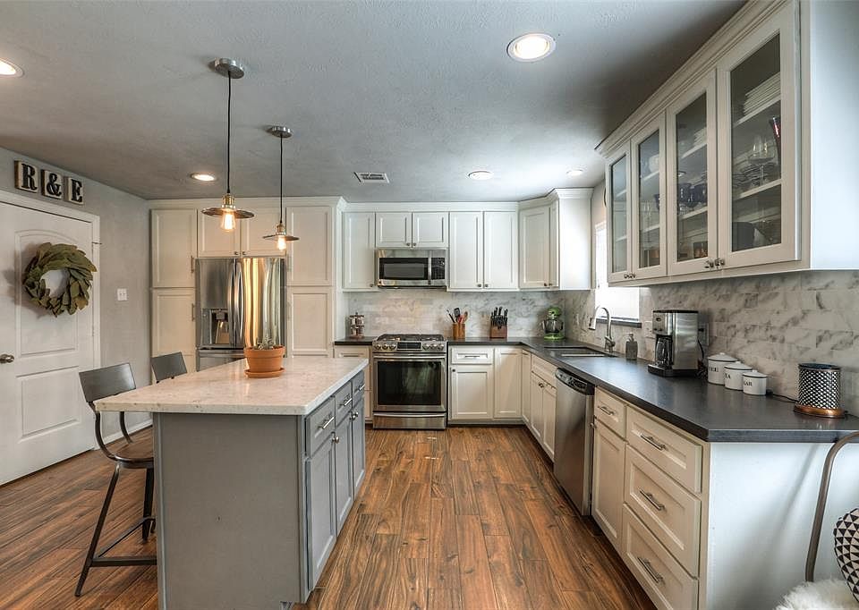 1st image of 11814 Spruce Hill Dr
