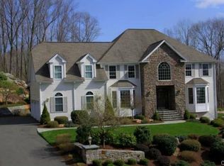 41 Wesley Dr, Shelton, CT 06484