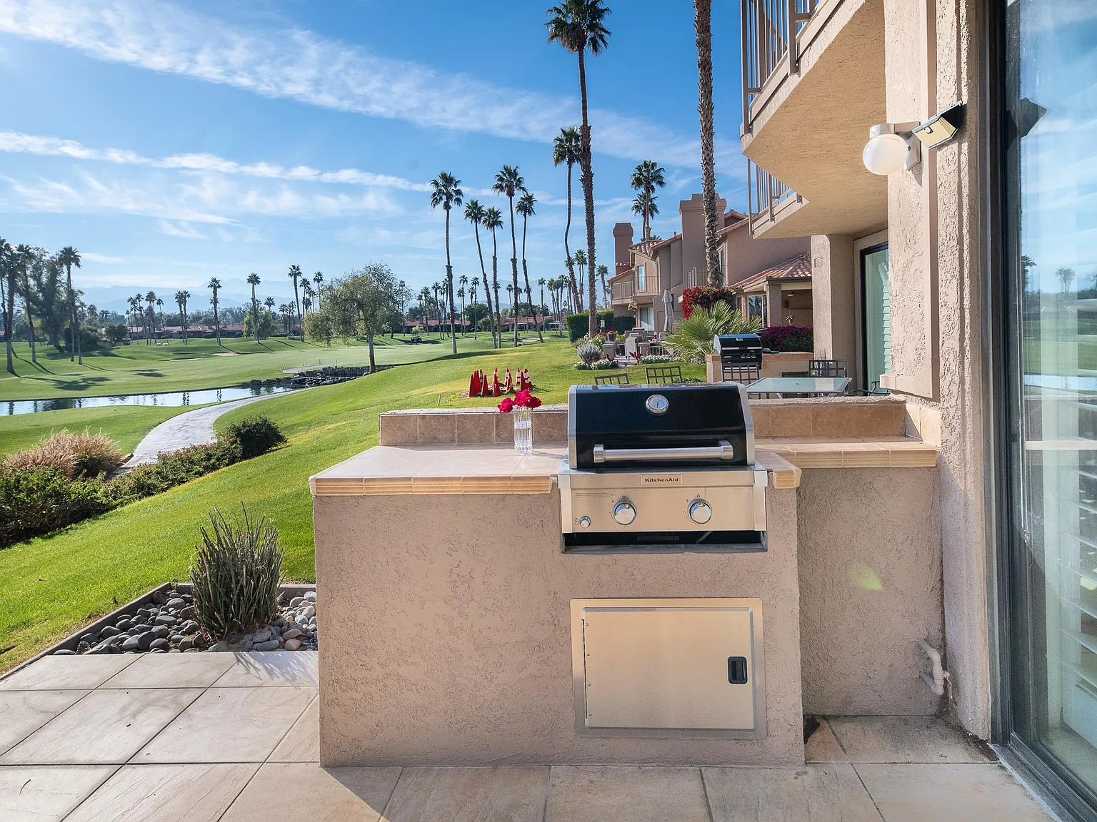 2 bed, 2.5 bath, 1605 sqft, $3,225 — Photo 3