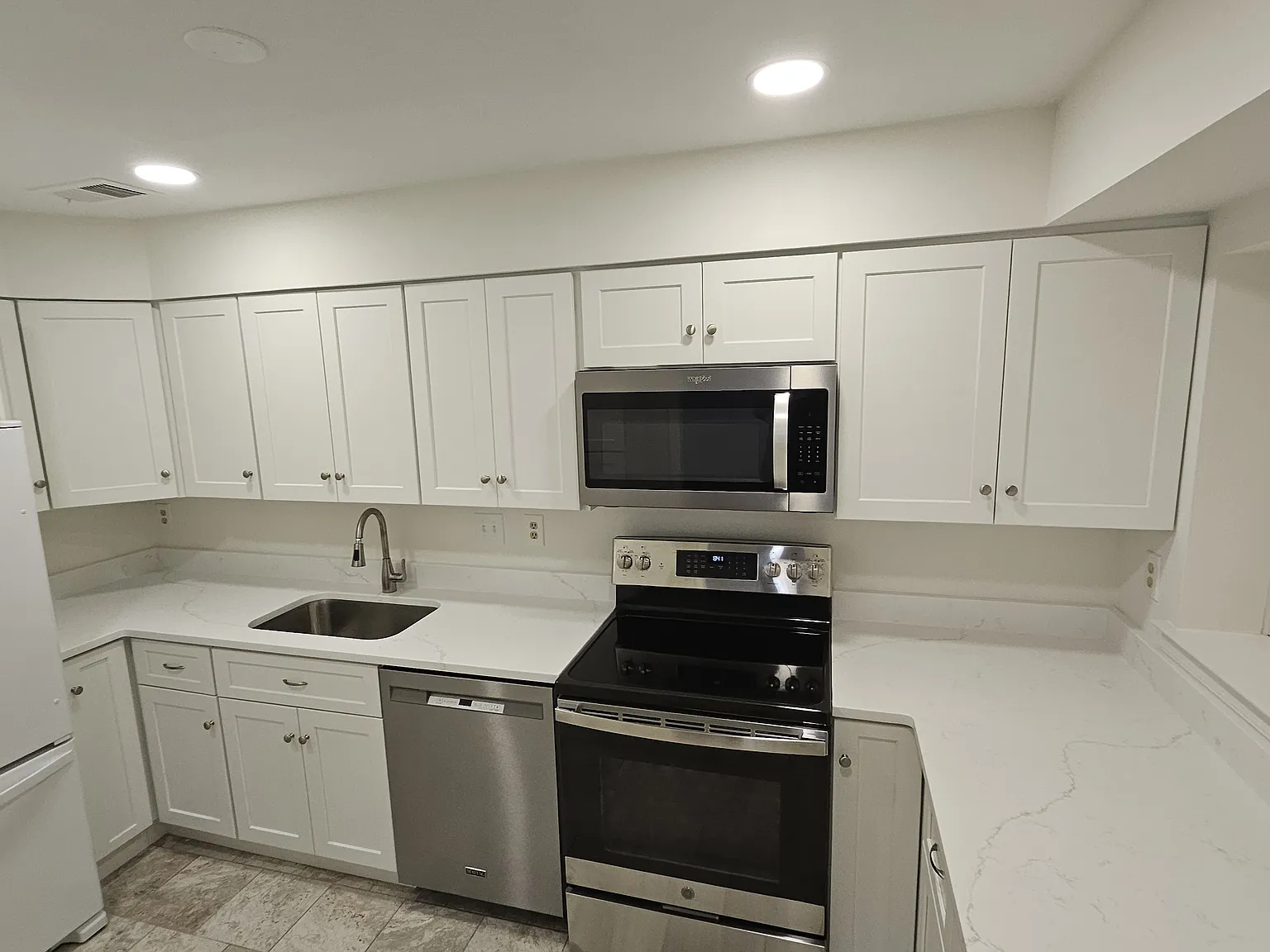 5715 Brewer House Cir — Photo 1