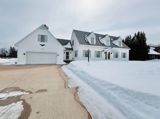 401 Golf Court Dr, Sault Sainte Marie, MI 49783