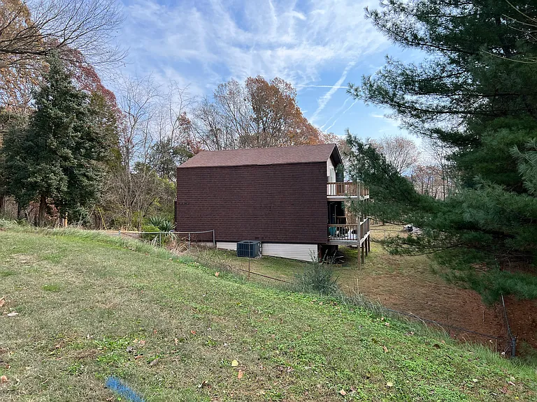 500 Webb Cir — Photo 7