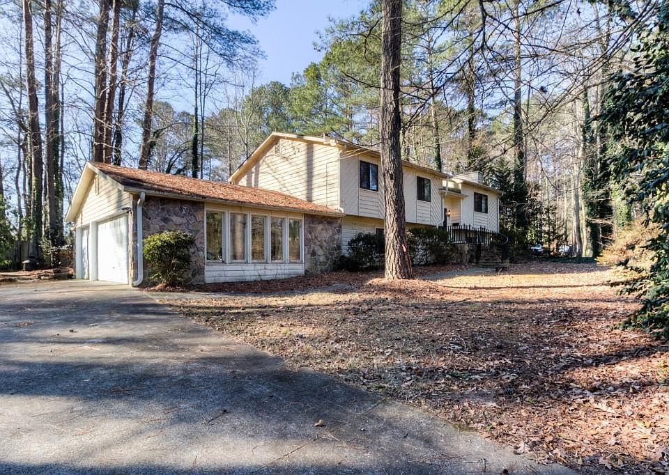 1st image of 602 Rivercrest Dr