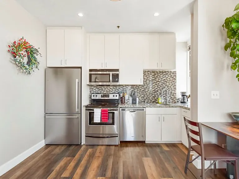 702 Ash St #603 — Photo 4
