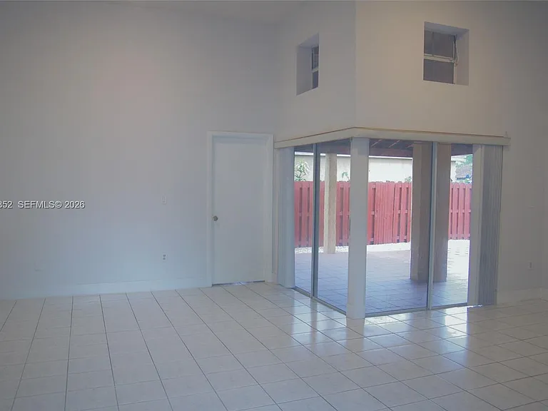 10957 SW 73rd Ter — Photo 3