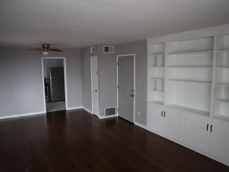 6518 Outlook Ave #4 — Photo 3