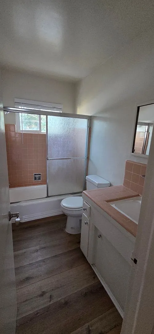 206 N Normandie Avenue — Photo 2