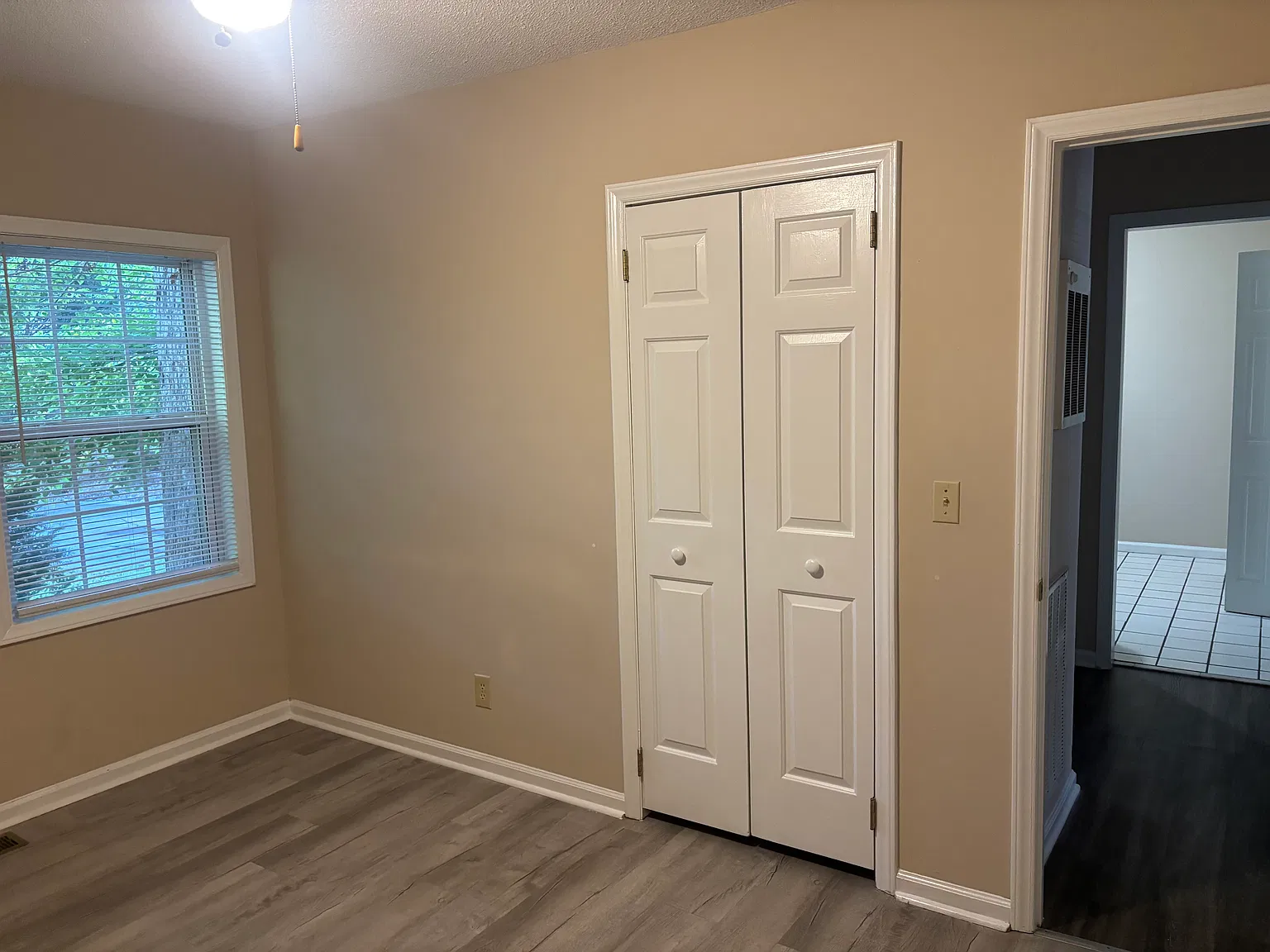 2 bed, $995 — Photo 2
