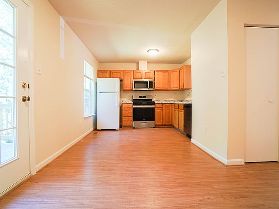 3rd image of 36 Gwynnswood Rd