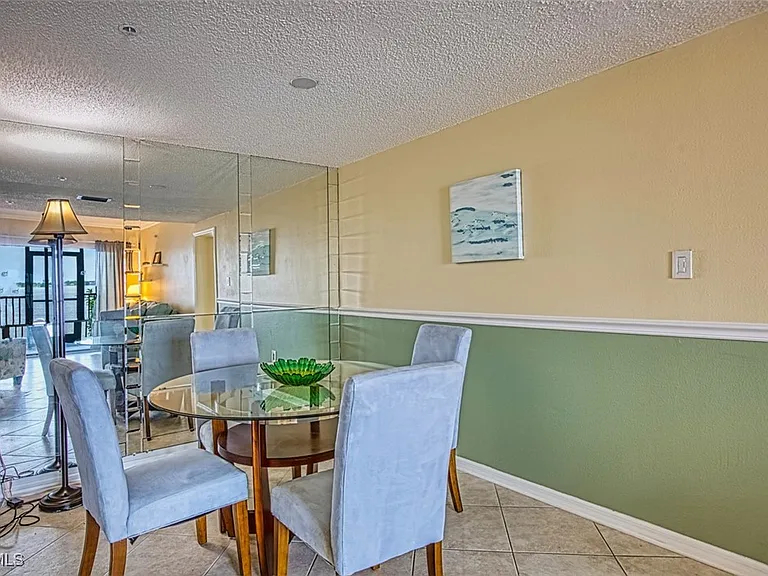 1900 Virginia Ave #102 — Photo 6