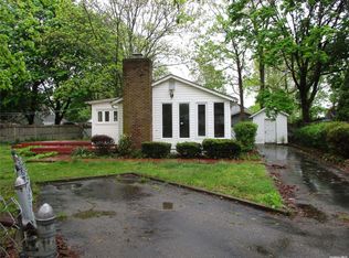 85 Woodland Dr, Mastic Beach, NY 11951