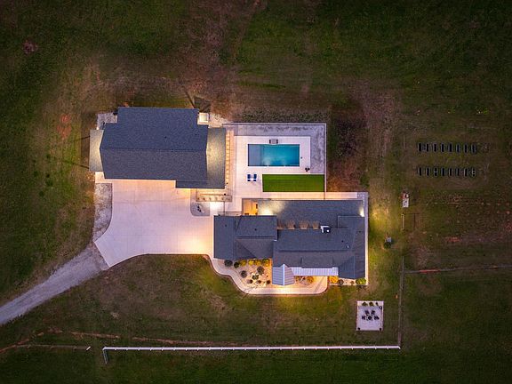 2nd image of 331 Bakerville Rd