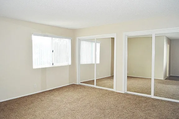 Los Feliz Summit Apartments — Photo 15