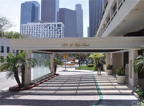 Main entrance on Hope Street.