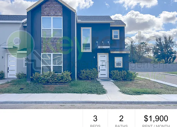 3 bed, 2.5 bath, 1879 sqft, $1,900 — Photo 1