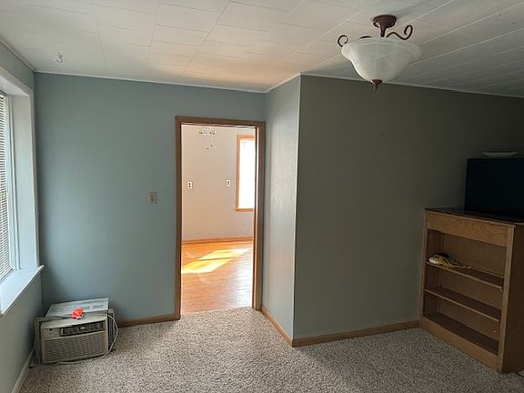2nd image of 109 N Iowa St #1