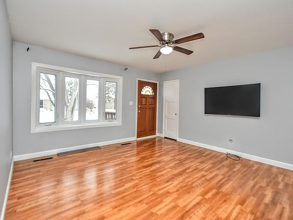 4th image of 2230 W Greenwood Ave