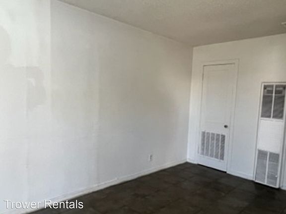 4th image of 304 E 31st St