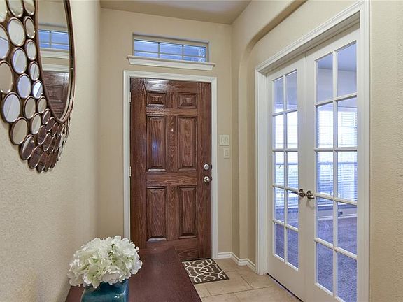 3rd image of 6819 Muirfield Dr